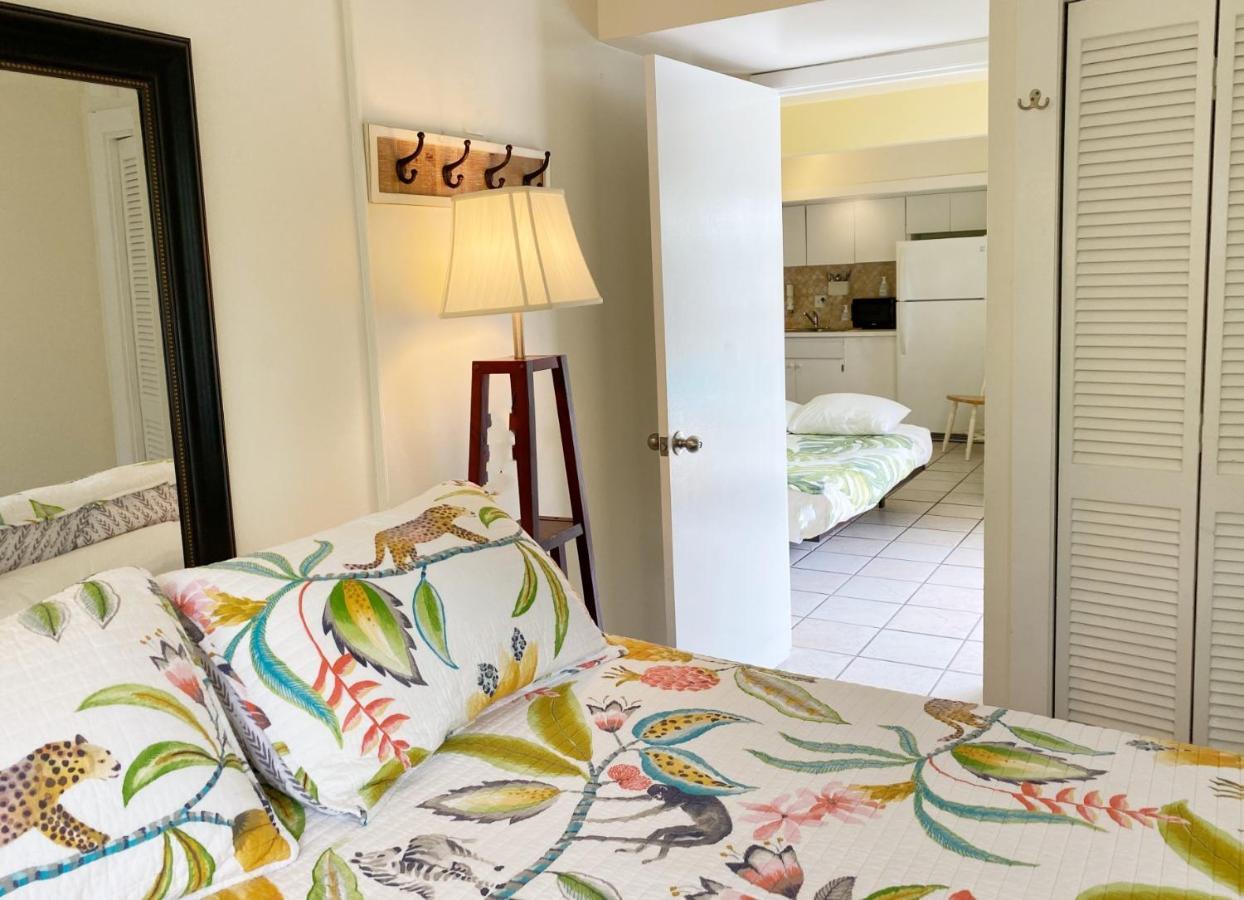 Gasthof Alexander Palms Court - No Hidden Fees! *